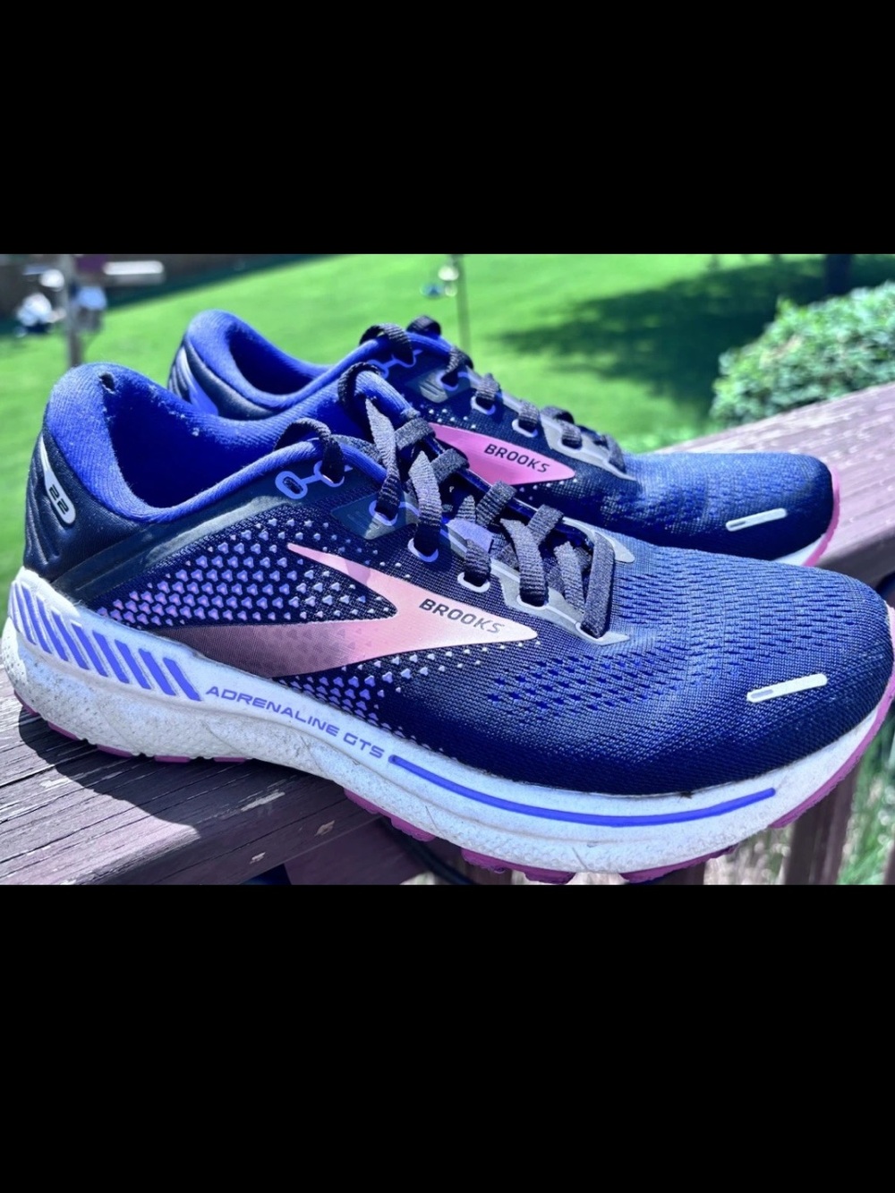 Size 8 Brooks Adrenaline GTS 22 Navy Blue Purple Coral Size 8 Worn Once - Picture 2 of 7